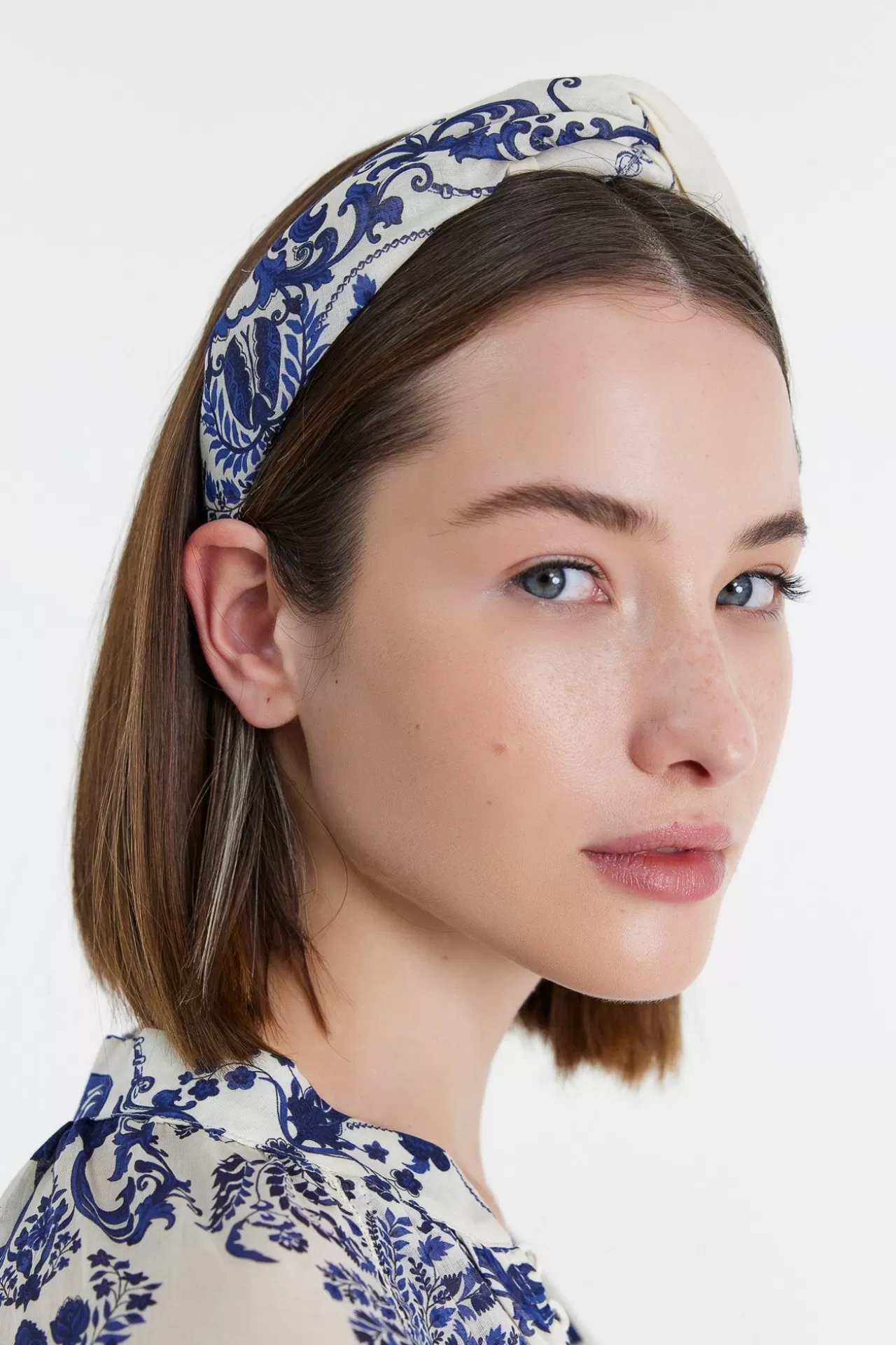 Store Devotion TWINS Twist Hairband